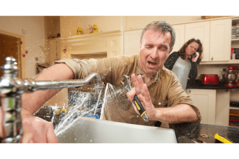 DIY or Call a Pro? When to tackle Plumbing Issues Yourself
